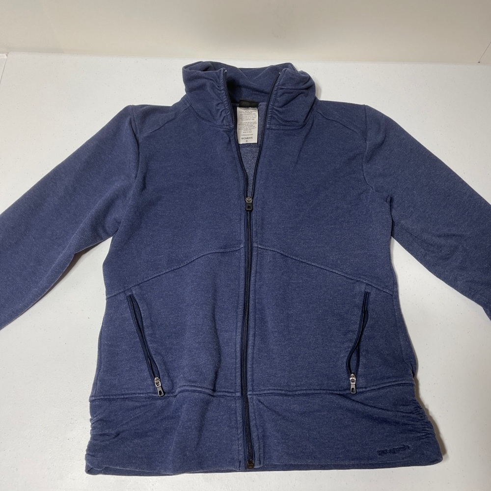 Patagonia womens Small turtle neck navy blue fleece sweater. Thumb measurment